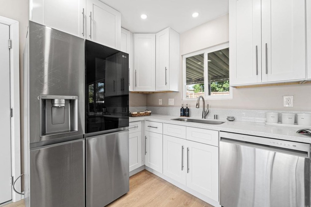 8878 Noeline Ave, Spring Valley, CA 91977