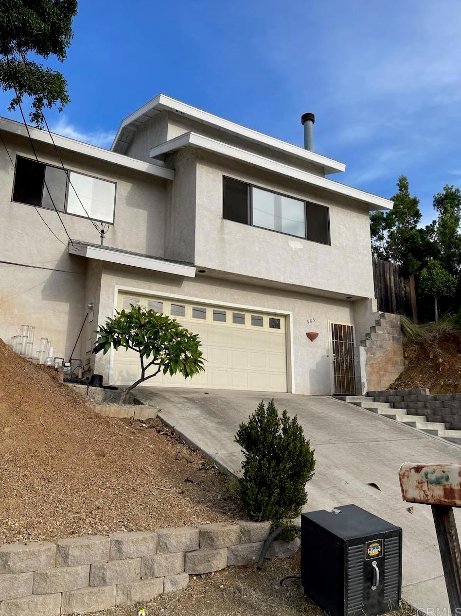 985 Maya St, Spring Valley, CA 91977-5232