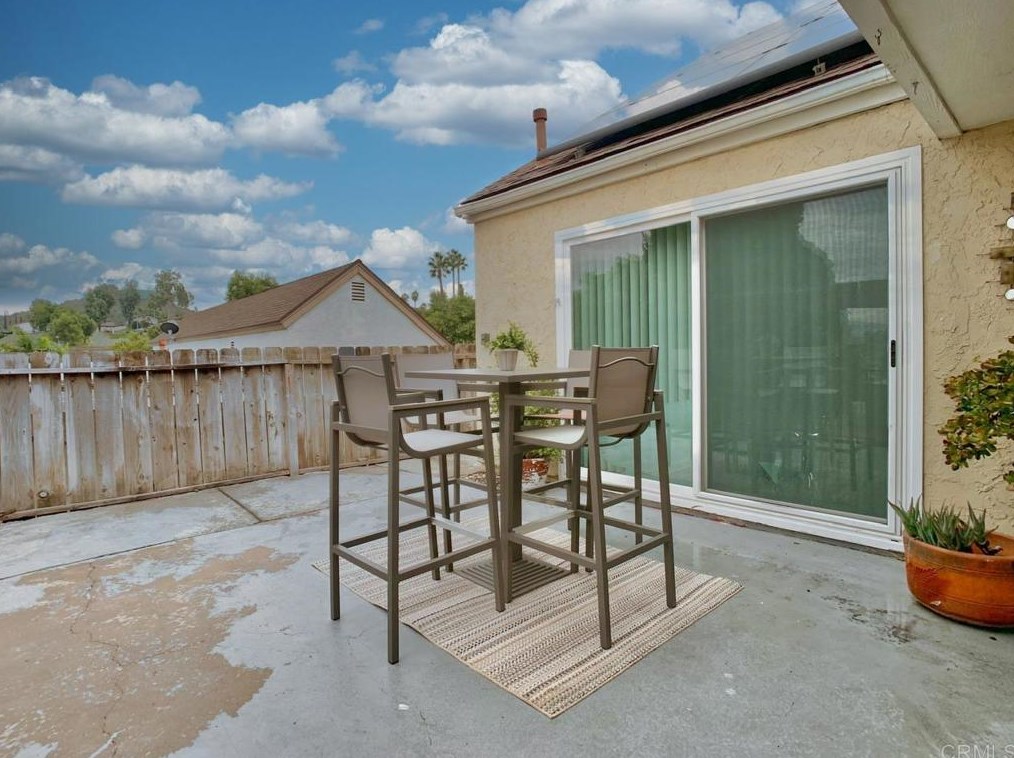 2548 Granada Ave, Spring Valley CA  91977-6723 exterior