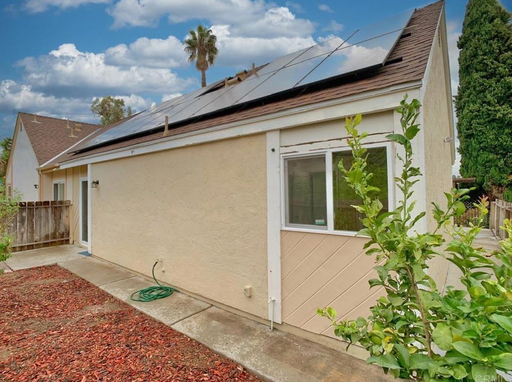 2548 Granada Ave, Spring Valley CA  91977-6723 exterior