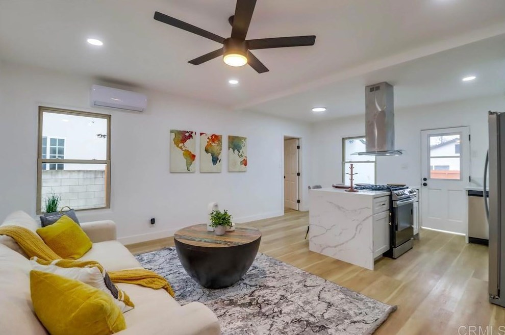 1086 Madison Ave, Chula Vista CA  91911-1614 exterior