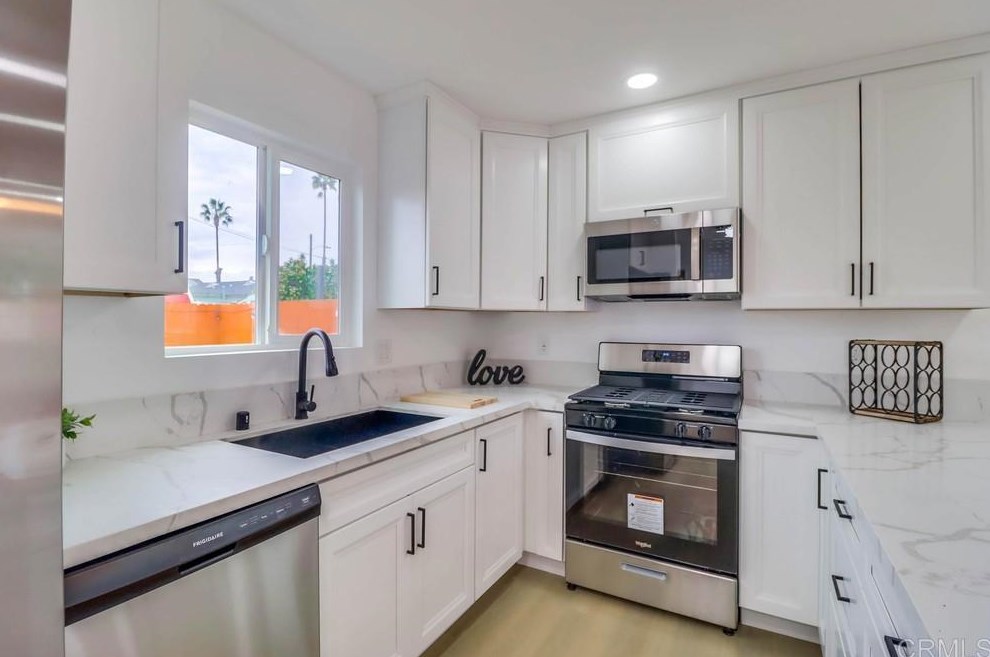 1086 Madison Ave, Chula Vista CA  91911-1614 exterior