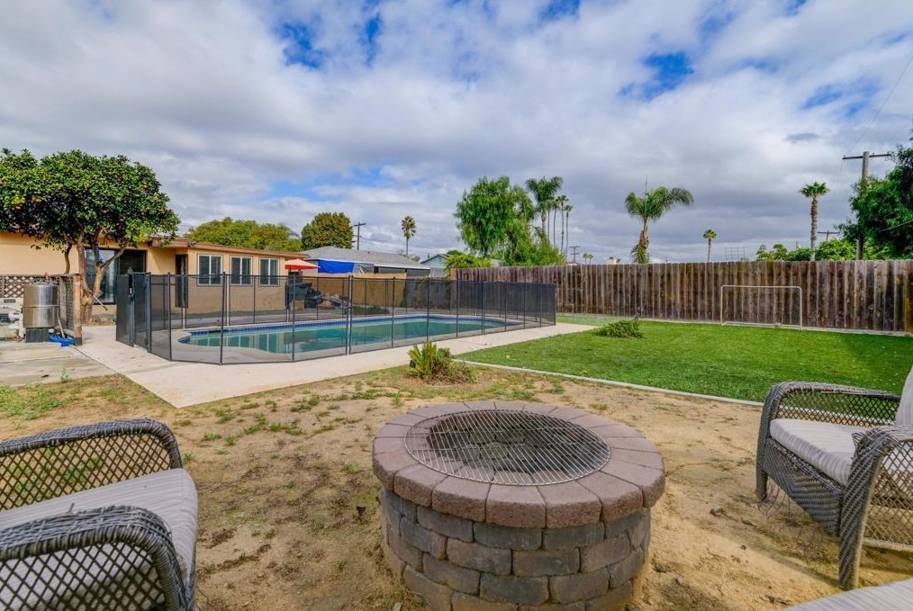 184 Halsey St, Chula Vista CA  91910-5942 exterior