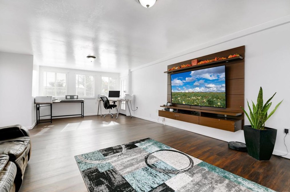 184 Halsey St, Chula Vista CA  91910-5942 exterior