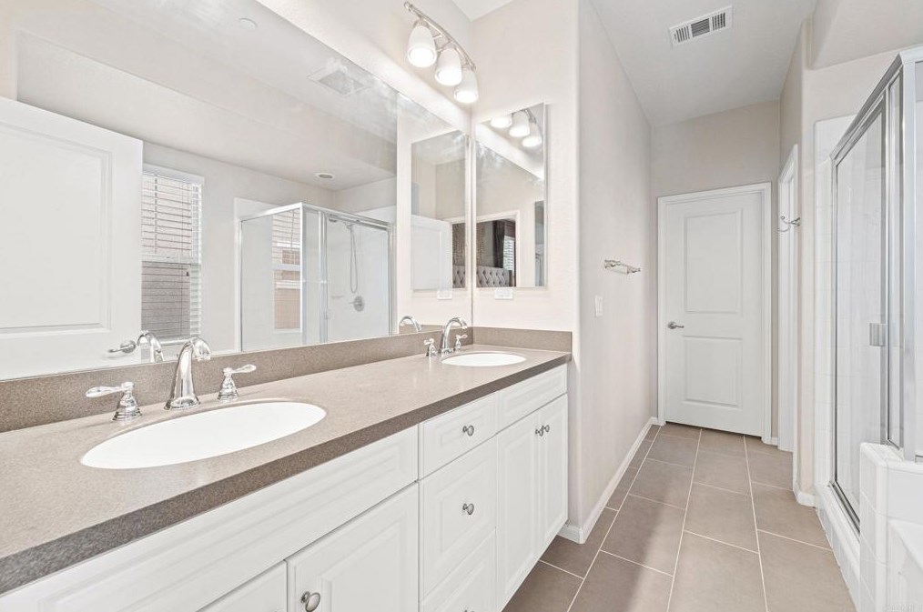 1817 Olive Green St, Chula Vista CA  91913-8305 exterior