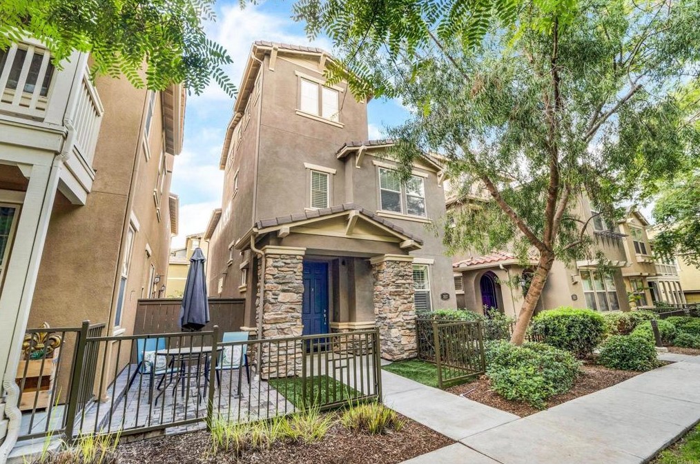 1817 Olive Green St, Chula Vista CA  91913-8305 exterior