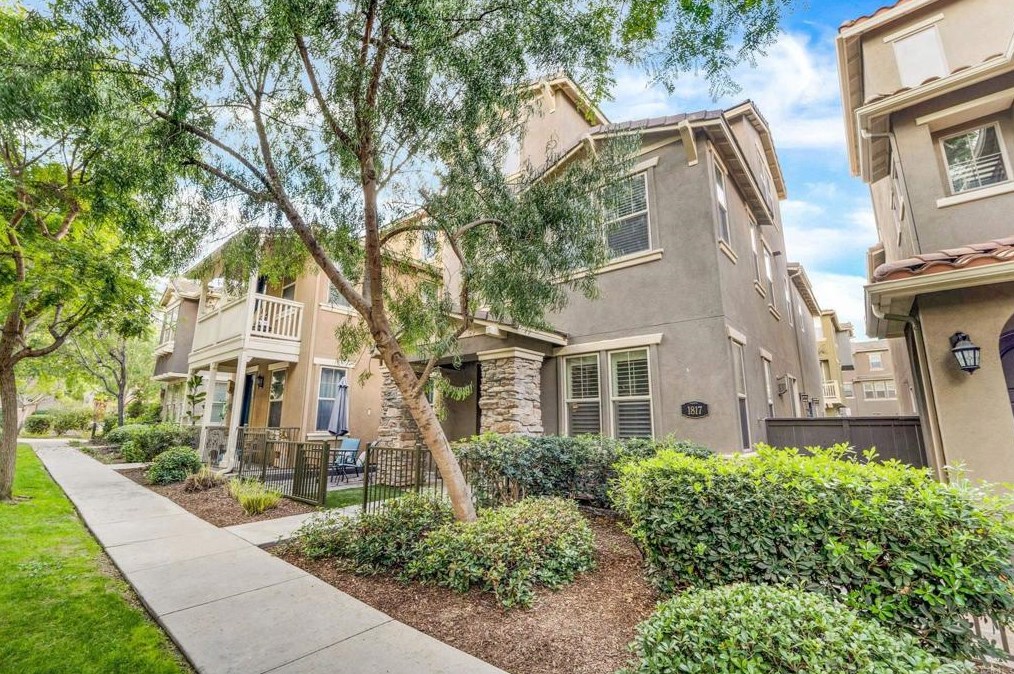 1817 Olive Green St, Chula Vista CA  91913-8305 exterior