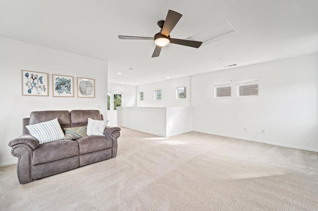 1817 Olive Green St, Chula Vista CA  91913-8305 exterior