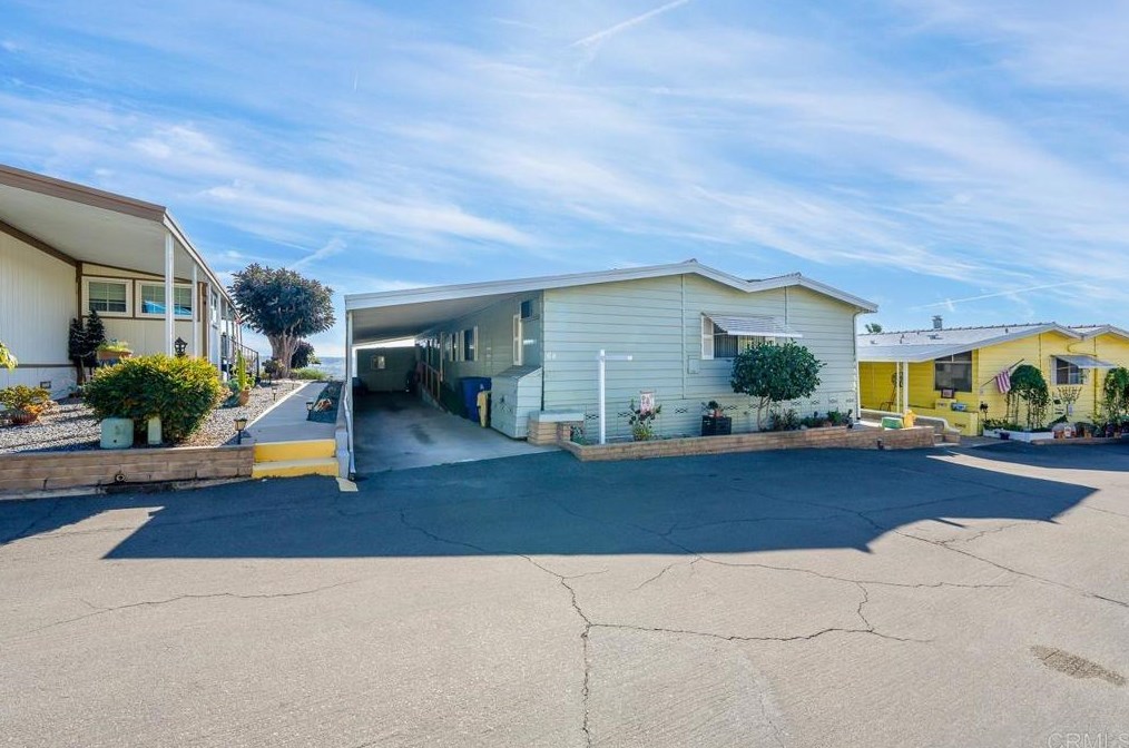 275 Worthington St, Spring Valley CA  91977-6300 exterior