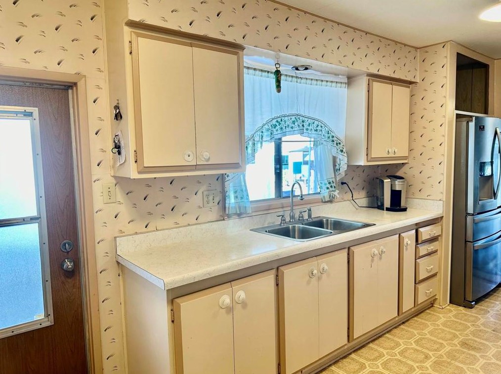 8301 Mission Gorge Rd #194, Santee, CA 92071