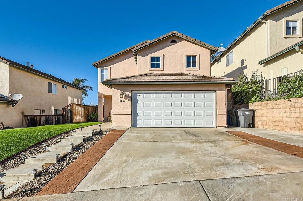13710 Gateway View Dr, El Cajon, CA 92021