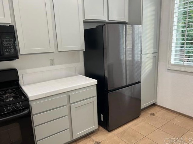 2711 White Pine Ct, Chula Vista CA  91915-1717 exterior