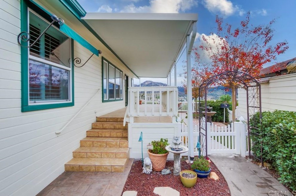 9500 Harritt Rd #215, Lakeside, CA 92040