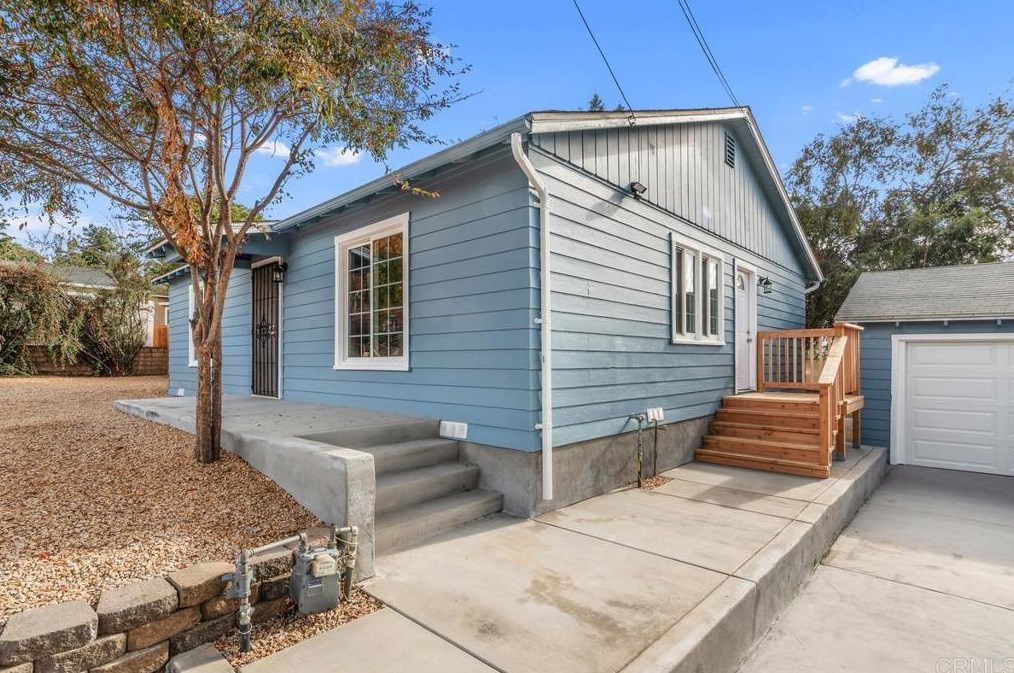 9039 Koonce Dr, Spring Valley CA  91977-2150 exterior