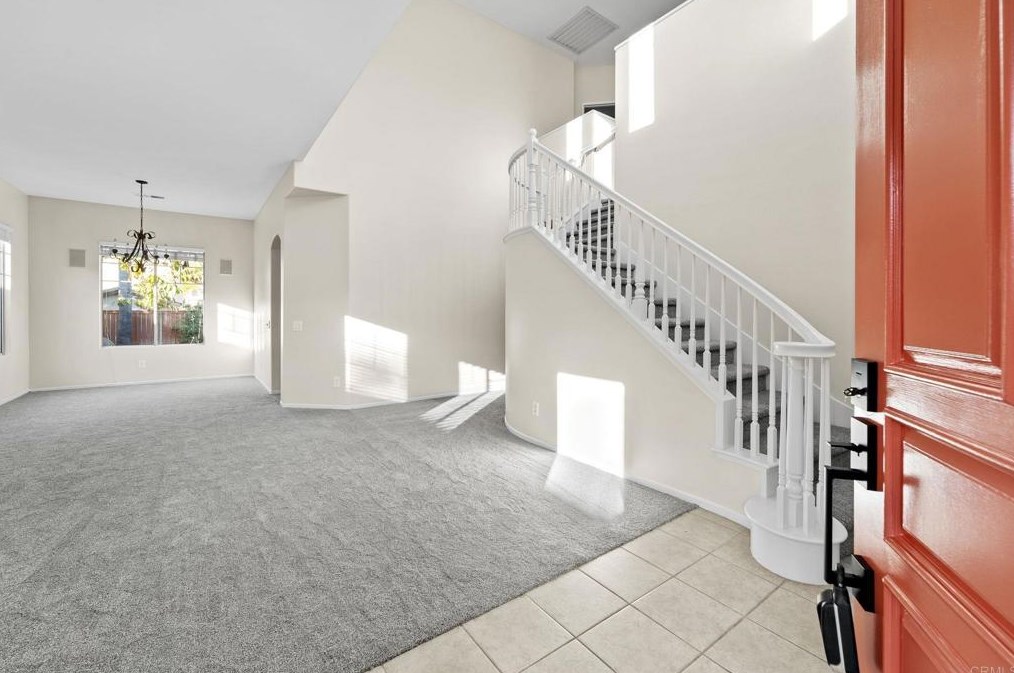2609 Saddleback St, Chula Vista, CA 91914-2405