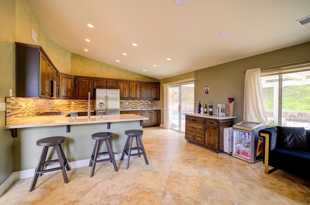 8345 County Dr, El Cajon CA  92021-8823 exterior