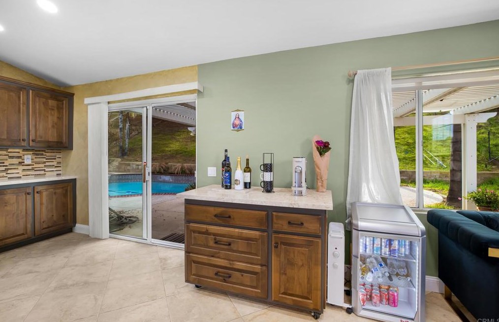 8345 County Dr, El Cajon CA  92021-8823 exterior