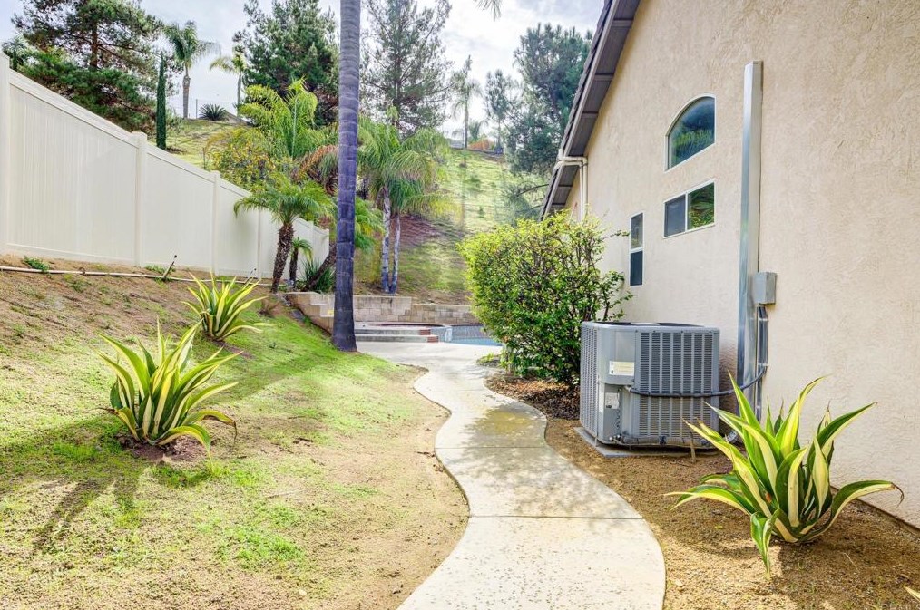 8345 County Dr, El Cajon CA  92021-8823 exterior