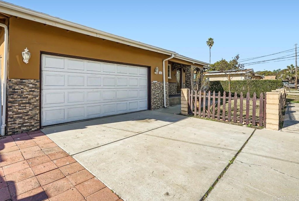 2818 Skyline Dr, Lemon Grove, CA 91945