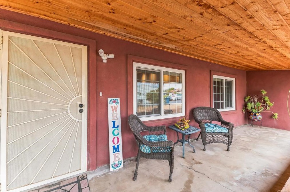 1855 Naranja St, Escondido, CA 92025-6207