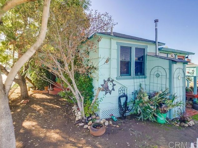 2410 Skyline Dr, Lemon Grove, CA 91945