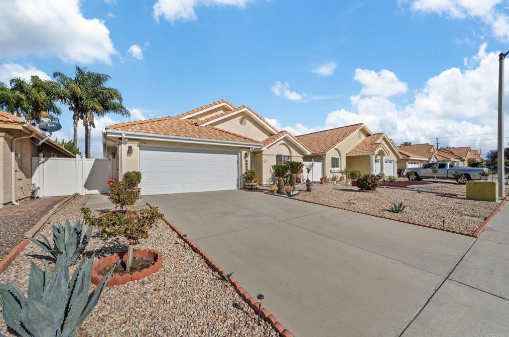 2616 Las Brisas Way, Hemet CA  92545-1580 exterior