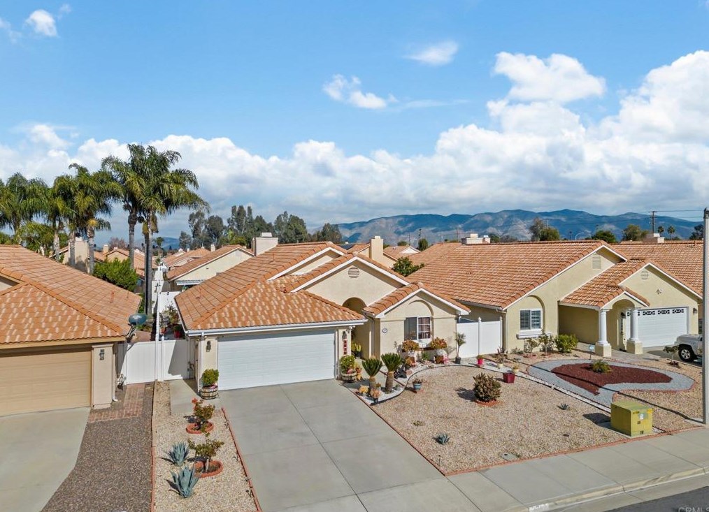 2616 Las Brisas Way, Hemet CA  92545-1580 exterior