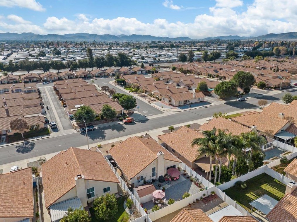 2616 Las Brisas Way, Hemet CA  92545-1580 exterior