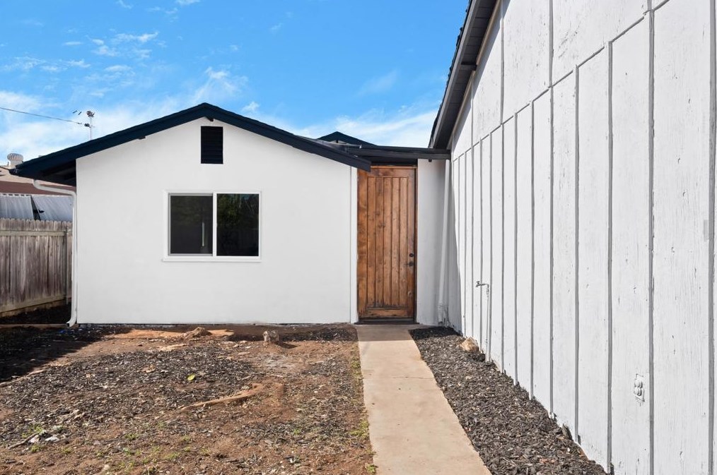 417 Sacramento Ave, Spring Valley CA  91977-5939 exterior