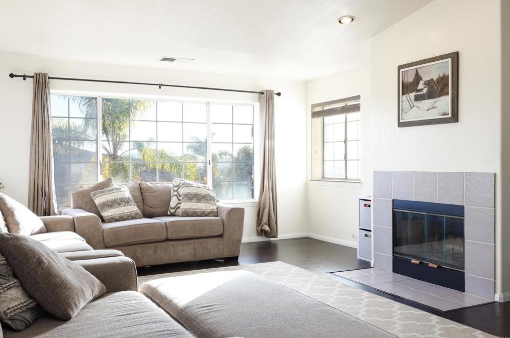 10381 Mountain View Ln, Lakeside, CA 92040
