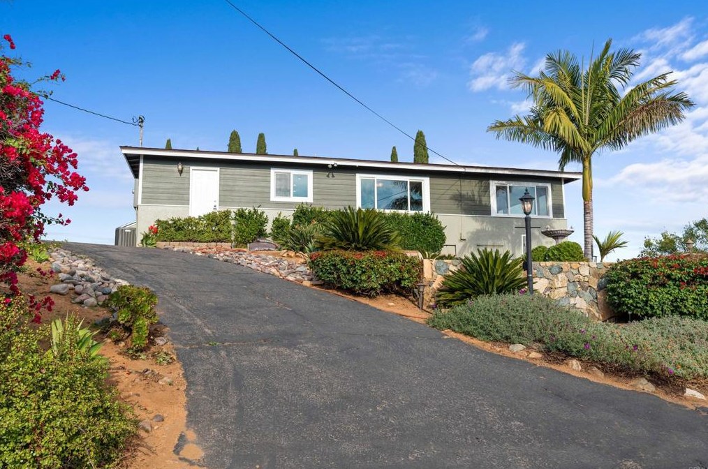 1836 Ridgecrest Ter, El Cajon, CA 92021-1715