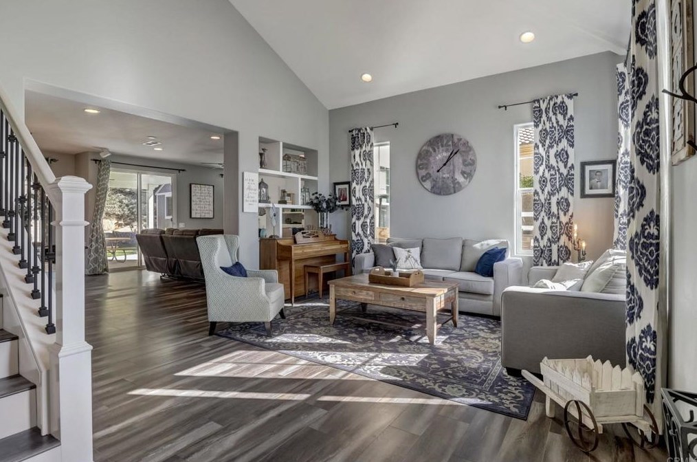 9361 Tiffany Park Pl, El Cajon, CA 92021-7910