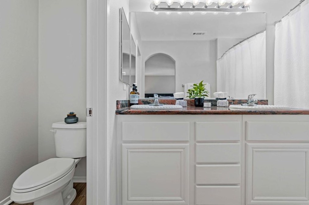 1467 Sutter Buttes St, Chula Vista CA  91913-2946 exterior