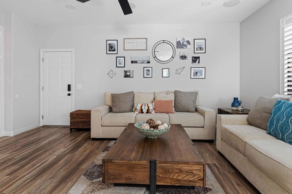 1467 Sutter Buttes St, Chula Vista CA  91913-2946 exterior