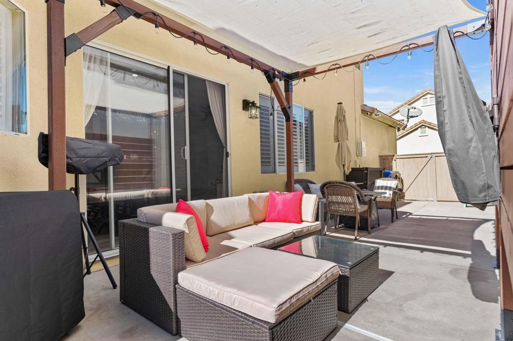 1467 Sutter Buttes St, Chula Vista CA  91913-2946 exterior