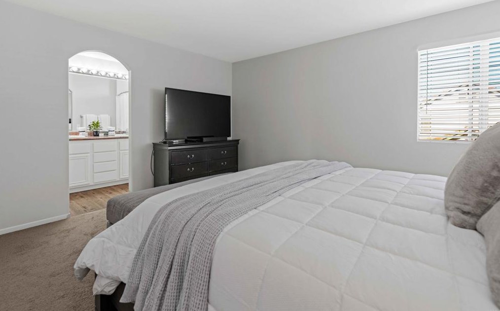 1467 Sutter Buttes St, Chula Vista CA  91913-2946 exterior