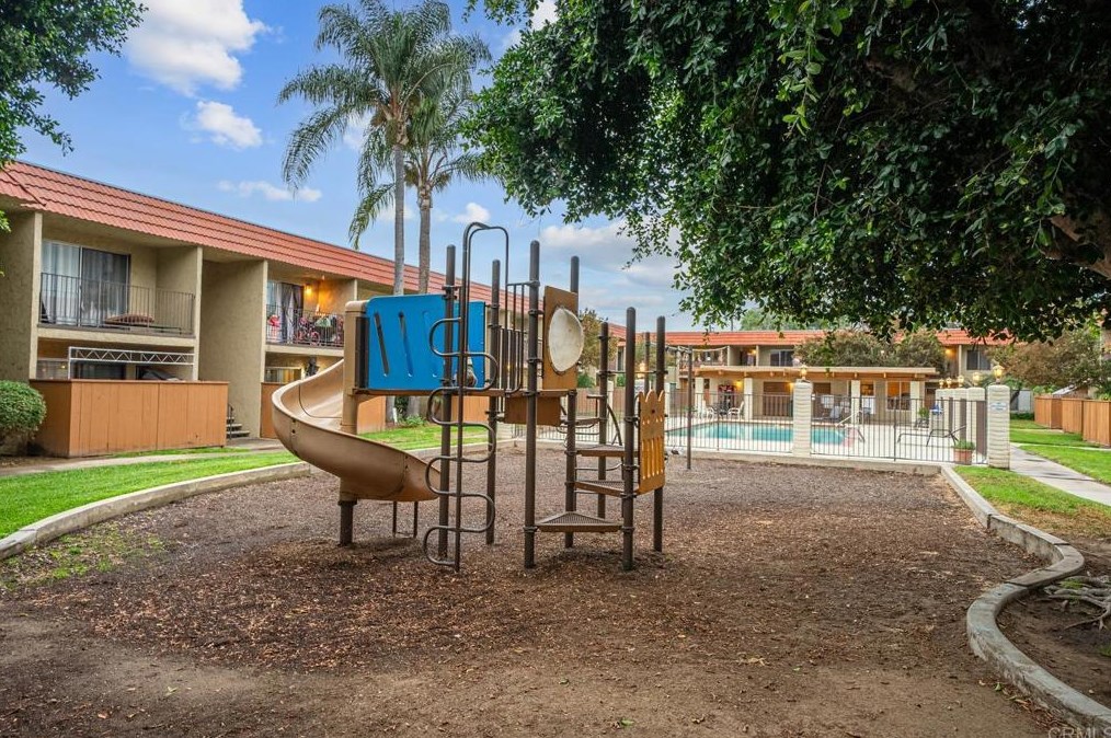 589 Johnson Ave, El Cajon CA  92020-3100 exterior