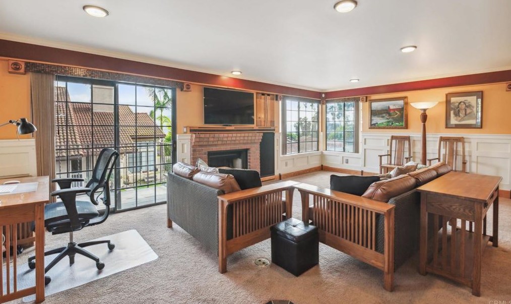 1032 Encela Ln, Spring Valley, CA 91977-6528
