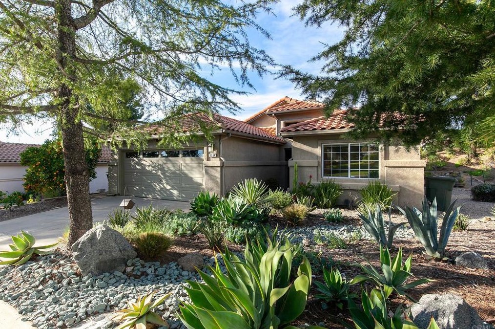 2234 Larkspur Dr, Alpine, CA 91901-1309