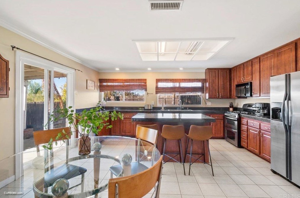 8531 Rosada Way, El Cajon, CA 92021-2161