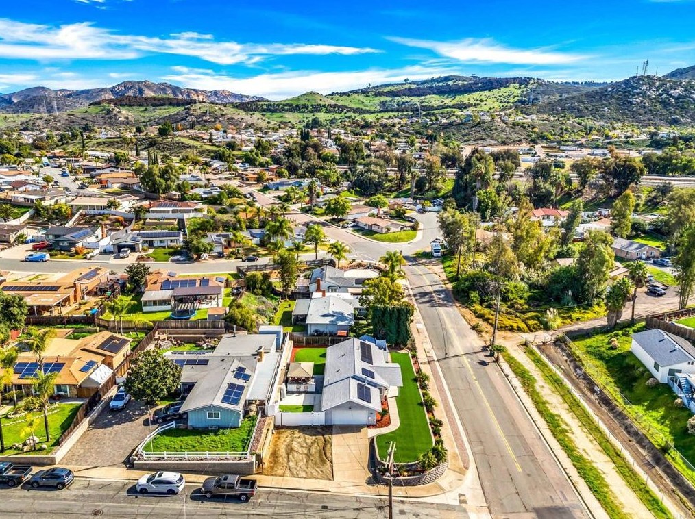 8605 Via Del Luz, El Cajon, CA 92021-2074