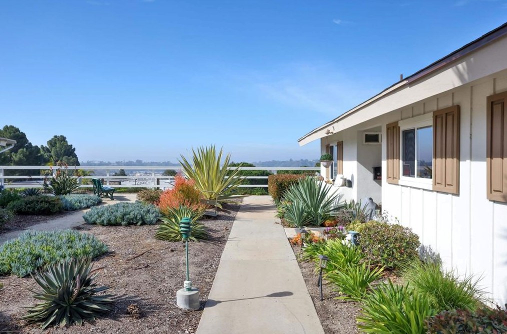 3660 Vista Campana N #10, Oceanside, CA 92057