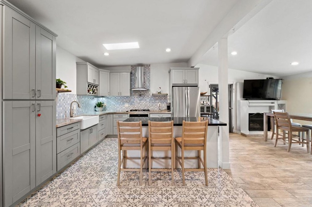 29 Naples St, Chula Vista, CA 91911-2206