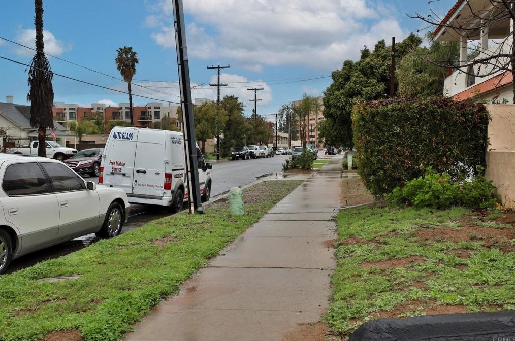 343 Claydelle Ave, El Cajon CA 92020-4533 exterior