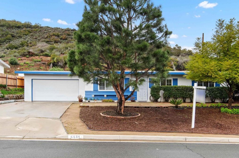 8506 Organdy Ln, Santee, CA 92071-3414