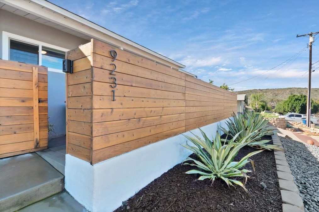 9231 Fanita Rancho Rd, Santee, CA 92071