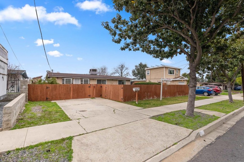 686 Skyview St, El Cajon, CA 92020-7255