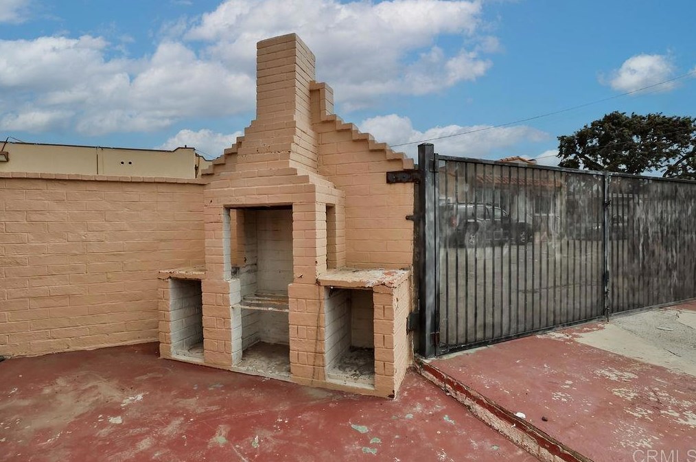 114 Division St, National City CA  91950-1251 exterior
