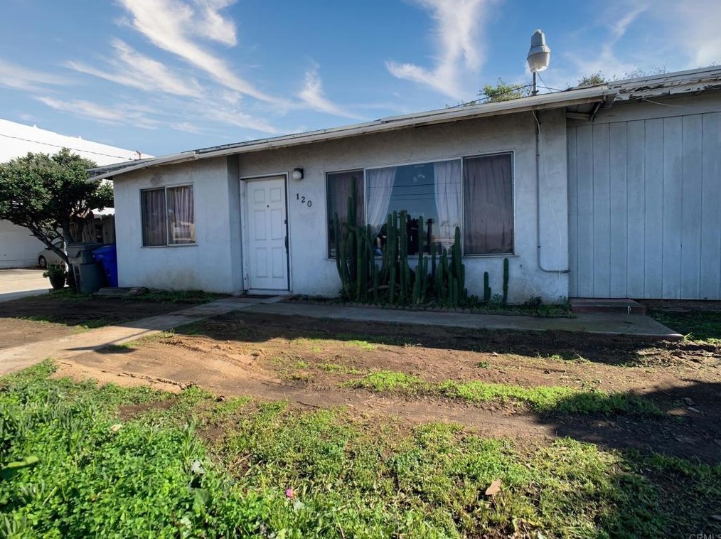 120 24th St, National City, CA 91950-6704