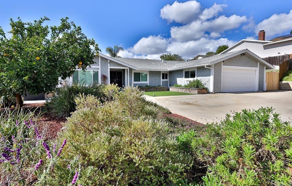 10938 Fury Ln, La Mesa, CA 91941